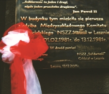 Odsłonięcie tablicy pamiątkowej przy ul. Bolesława Chrobrego w Lesznie