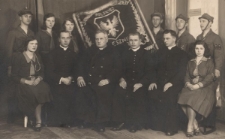 Poświęcenie sztandaru Stowarzyszenia Młodzieży Polskiej w Lesznie, około 1925 r.